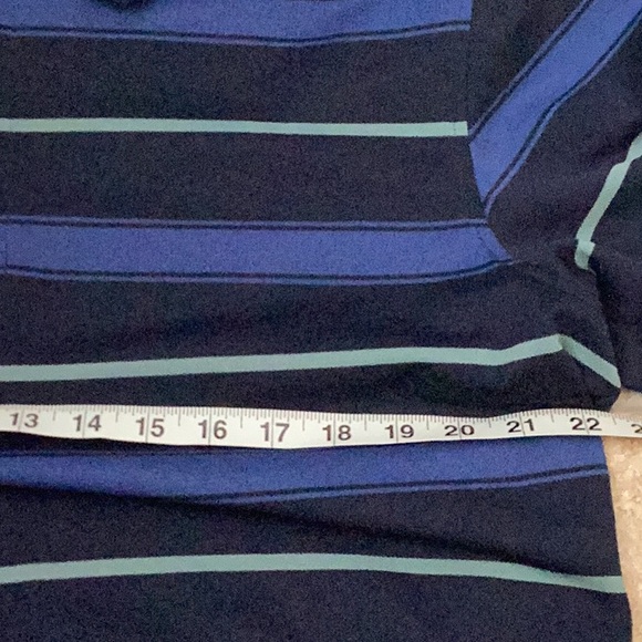 Uniqlo Polo - Picture 2 of 3